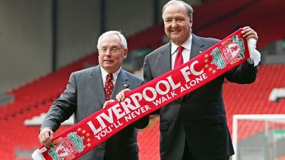 Atención Infobae: George Gillett y Tom Hicks recibieron tarjeta roja en Liverpool FC