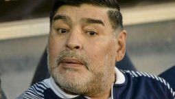 altText(Tras las críticas de Tinelli, D’Onofrio y la AFA, ahora Maradona tildó de “impostor” a Macri)}