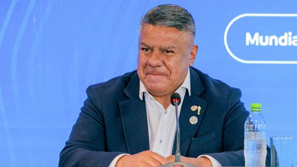 El titular de la Inspección General de Justicia (IGJ), Daniel Roque Vítolo, calificó de “ilegal” la Asamblea y amenazó a Claudio Tapia con la intervención. El titular de la Inspección General de Justicia (IGJ), Daniel Roque Vítolo, calificó de “ilegal” la Asamblea y amenazó a Claudio Tapia con la intervención.