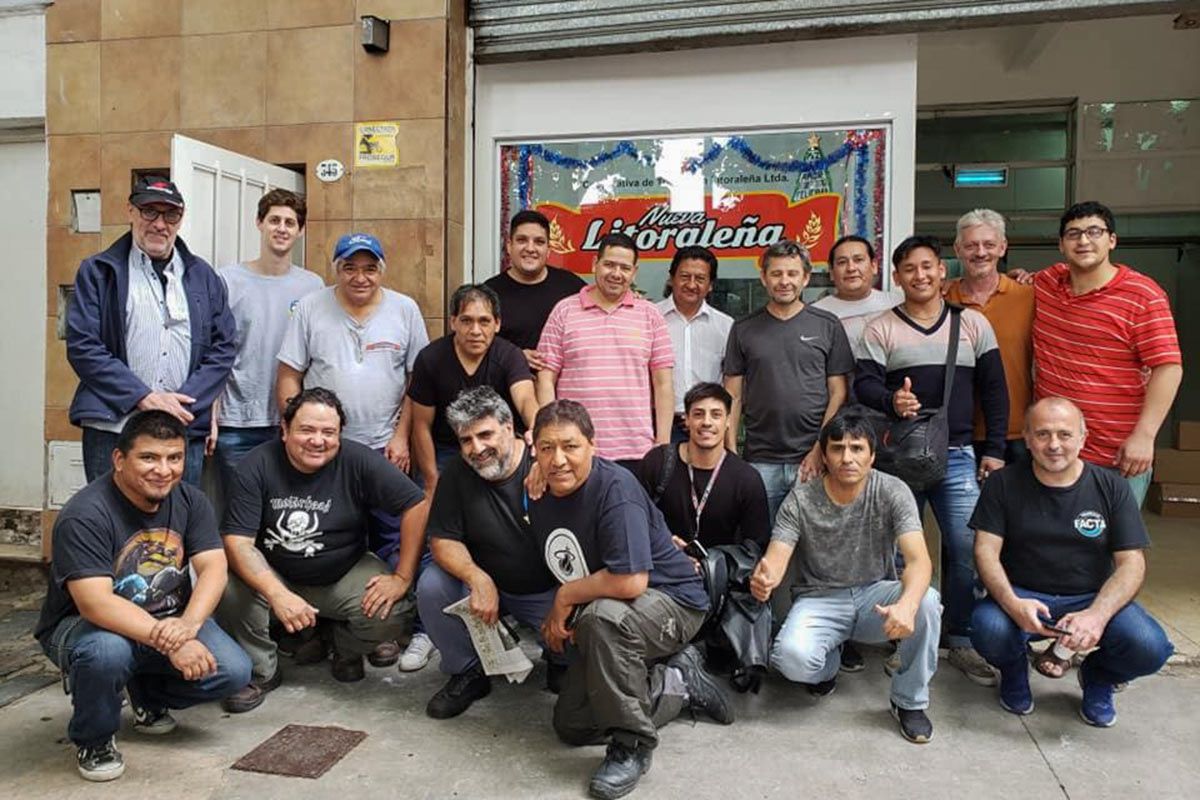 Gente de La Nueva Litoraleña: Luchando. Gente de La Nueva Litoraleña: Luchando.