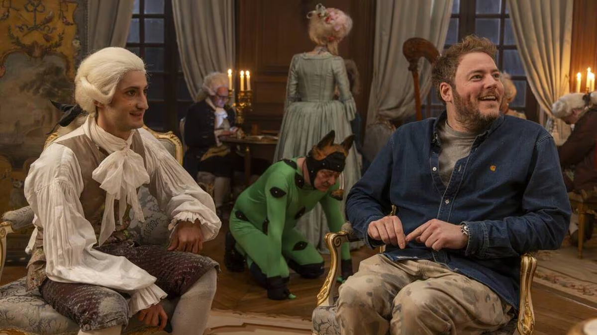 Netflix presenta la miniserie que te va a hacer reír sin parar. Netflix presenta la miniserie que te va a hacer reír sin parar.