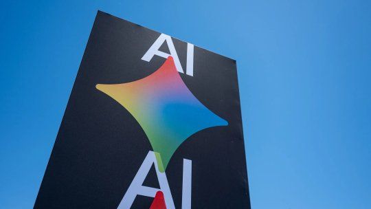Según el estudio, la IA integrada en Google respondió consultas sobre suicidio, trastornos alimentarios y deepfakes sin aplicar salvaguardas suficientes.