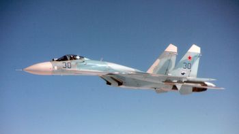 Sukhoi Su-27 diseñado en la Unión Soviética por Sukhoi en 1970. Sukhoi Su-27 diseñado en la Unión Soviética por Sukhoi en 1970.