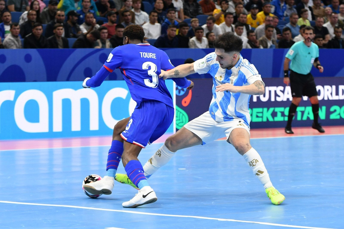 Argentina derrotó a Francia en la semifinal del Mundial de Futsal FIFA. Esta imagen se puede repetir en los JJOO 2028. Argentina derrotó a Francia en la semifinal del Mundial de Futsal FIFA. Esta imagen se puede repetir en los JJOO 2028.