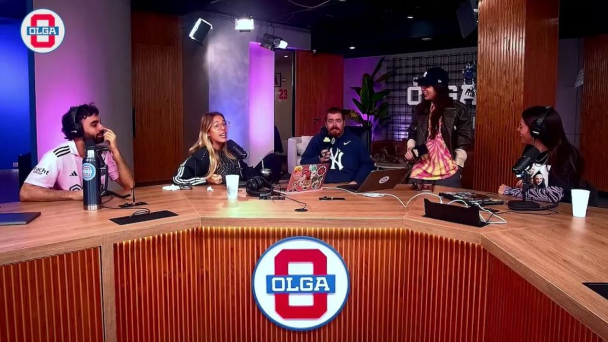 OLGA lo fichó para la temporada de verano en Mar del Plata, con contrato millonario y horarios estratégicos. Telefe teme perderlo mientras Maxi evalúa entre libertad creativa y estructura del canal. OLGA lo fichó para la temporada de verano en Mar del Plata, con contrato millonario y horarios estratégicos. Telefe teme perderlo mientras Maxi evalúa entre libertad creativa y estructura del canal.