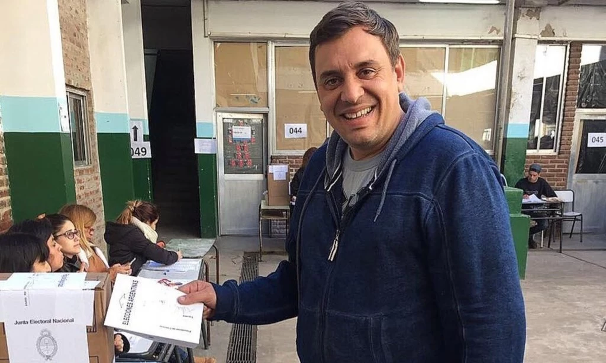 El ex&nbsp; polic&iacute;a Maximiliano Bondarenko puede caminar tranquilo por la calle: casi nadie lo reconoce