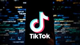 TikTok, la app que parecía solo para los chicos, hoy redefine audiencias y política en el mundo. ¿Están los medios en Argentina listos para seguirle el ritmo? TikTok, la app que parecía solo para los chicos, hoy redefine audiencias y política en el mundo. ¿Están los medios en Argentina listos para seguirle el ritmo?