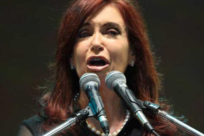 Cristina terminó su mandato llorando por Néstor