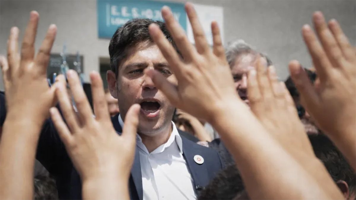 La Provincia de Buenos Aires, a través del gobernador Axel Kicillof, anunció que invertirá la suma de 8.500 millones de pesos para arreglar las escuelas. La Provincia de Buenos Aires, a través del gobernador Axel Kicillof, anunció que invertirá la suma de 8.500 millones de pesos para arreglar las escuelas.