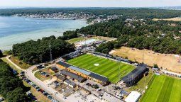 El estadio donde juega el Mjallby es más grande que el pueblo.