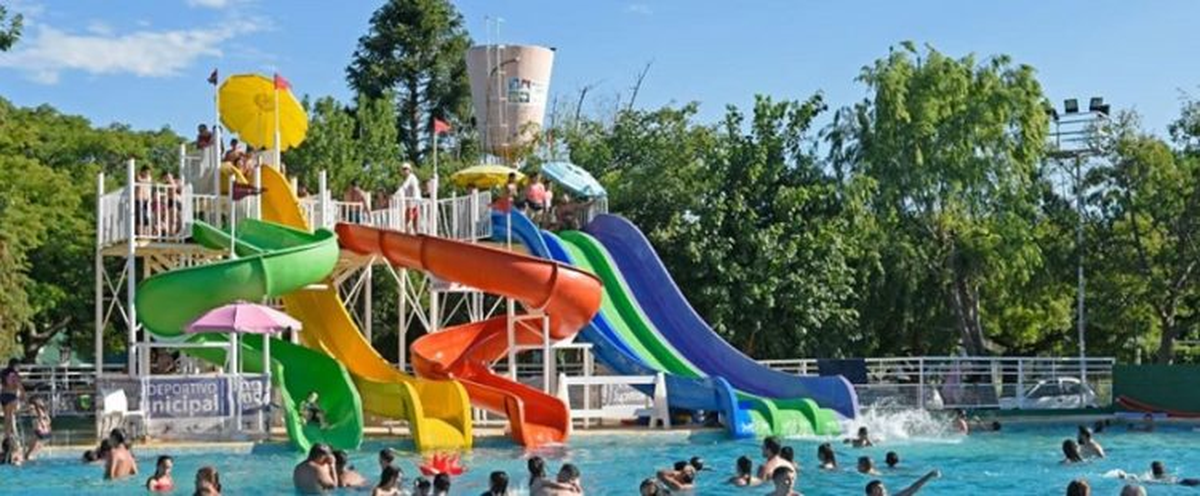 En el predio es posible acampar con carpa en el horario en que se encuentra abierto el Polideportivo (no se puede pernoctar). En el predio es posible acampar con carpa en el horario en que se encuentra abierto el Polideportivo (no se puede pernoctar).