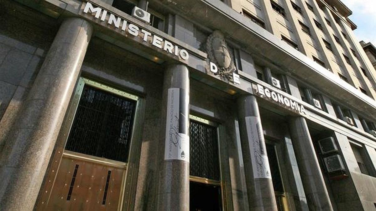 Economía consiguió reordenar los pagos para 2024 y 2025&nbsp;