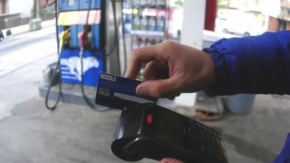 Sin cambios los combustibles pagos con tarjetas de crédito