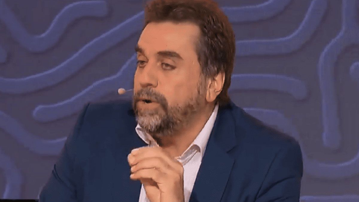 Nicolás Distasio, periodista deportivo identificado con River, disparó este lunes (11/11) contra Boca por el gol mal anulado a Sarmiento de Junín. Nicolás Distasio, periodista deportivo identificado con River, disparó este lunes (11/11) contra Boca por el gol mal anulado a Sarmiento de Junín.