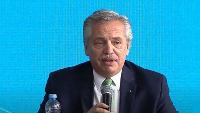 Alberto Fernández le endulza el oído a CFK
