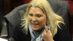 altText(Arde la interna: Carrió “ha extorsionado en muchas oportunidades a este gobierno”)}