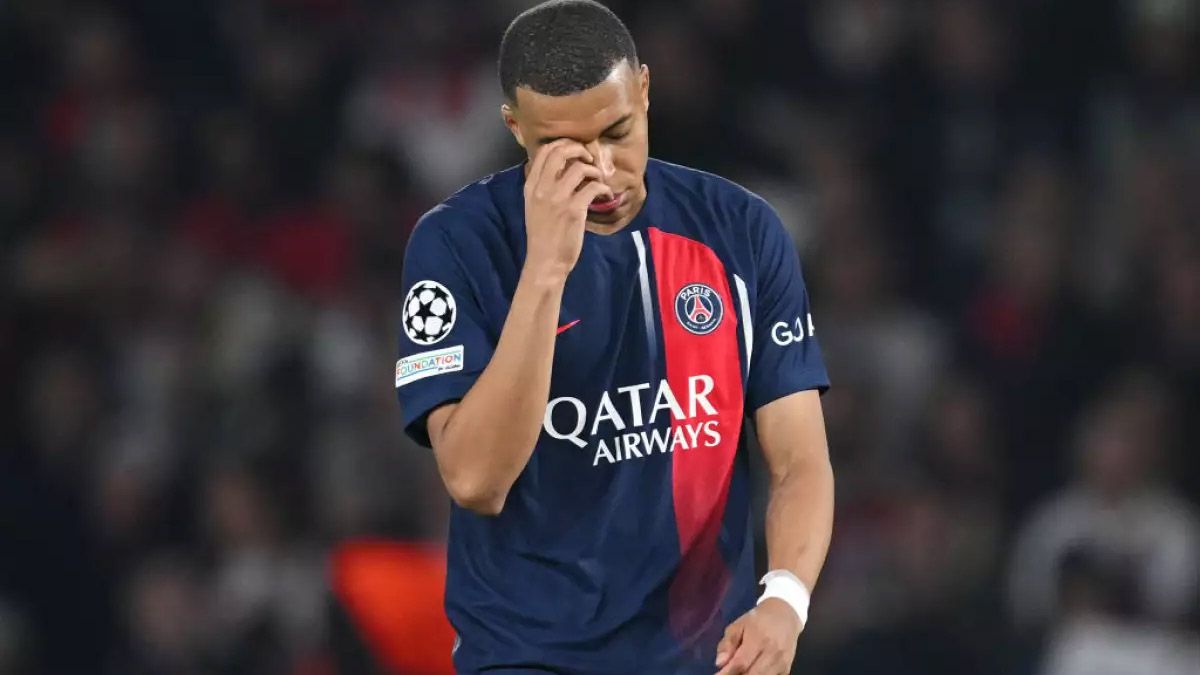 Kylian Mbappé, actual delantero del Real Madrid, le reclamó al París Saint Germain (PSG) una deuda de 240 millones de dólares y acusó a su ex club de destrato. Kylian Mbappé, actual delantero del Real Madrid, le reclamó al París Saint Germain (PSG) una deuda de 240 millones de dólares y acusó a su ex club de destrato.