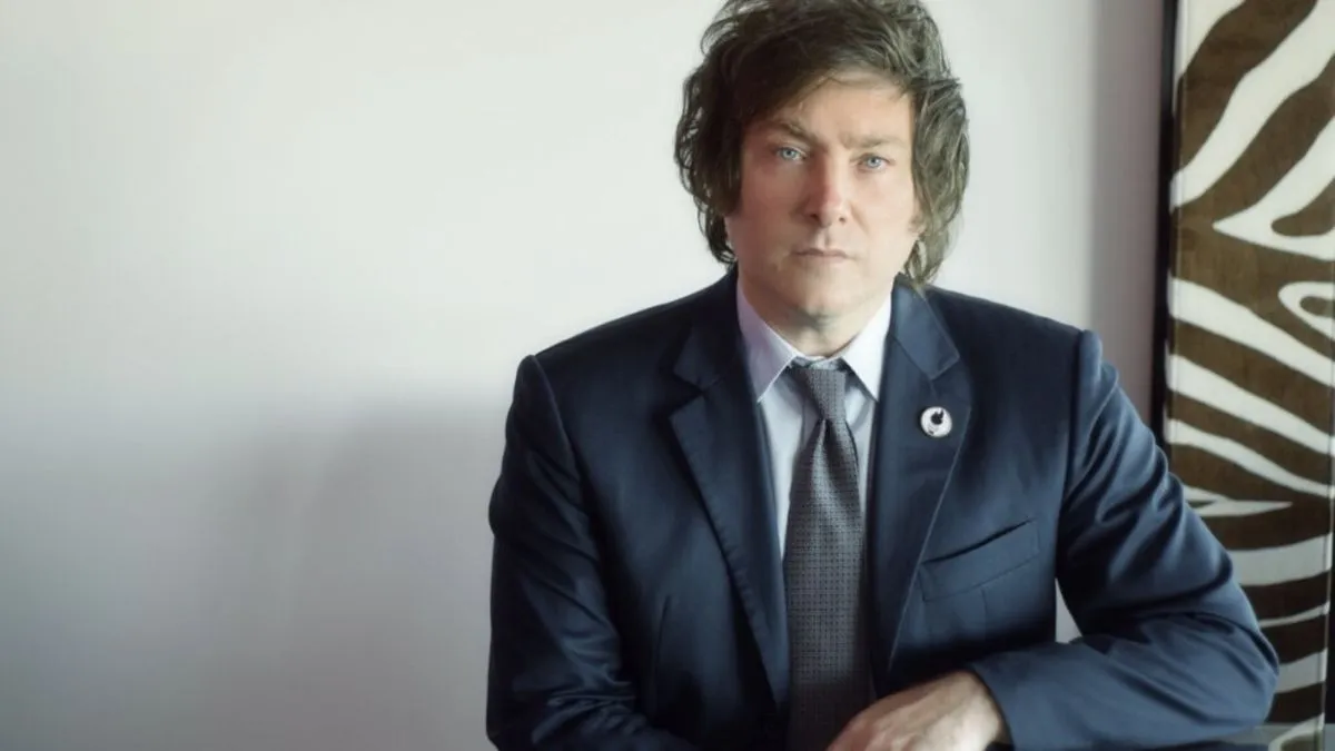 Según Javier Milei, JxC, al permitir dar quorum, contribuyó en la aprobación de nuevo impuesto a los pasajes aéreos; para la oposición, su ausencia fue la culpable.