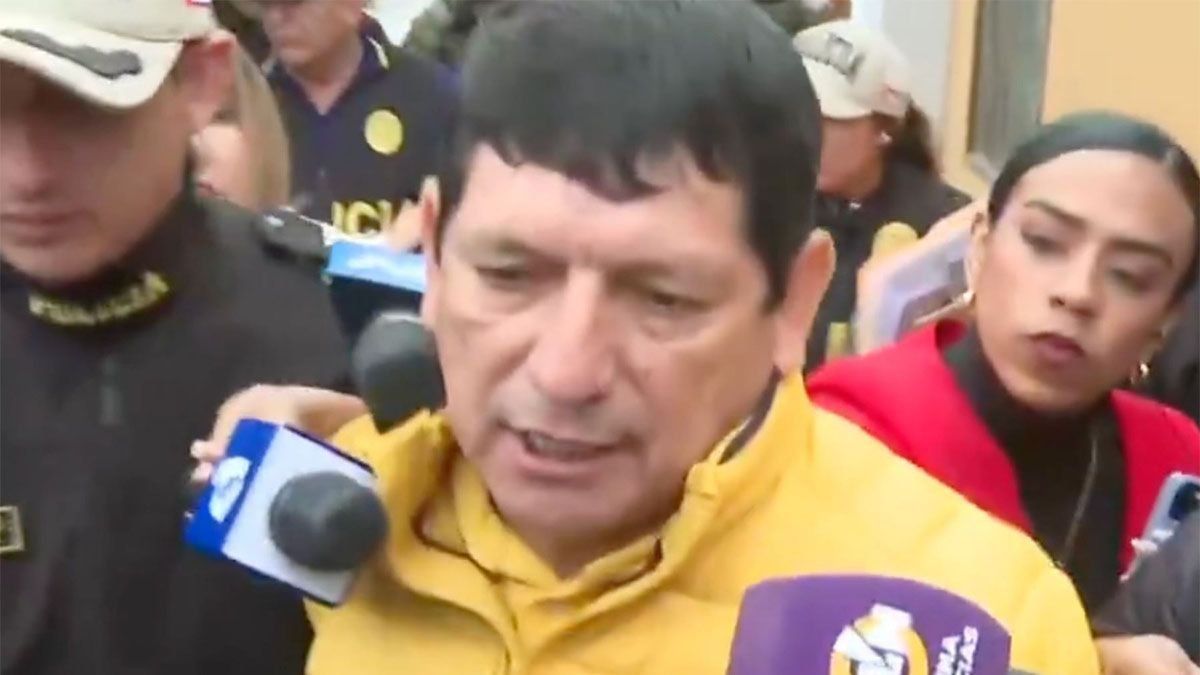 Elpresidente de la Federación Peruana de Fútbol (FPF), Agustín Lozano, fuedetenido tras ser acusado de formar parte de una organización criminal. (Foto:Captura de TV)