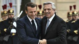 altText(Francia permite el ingreso de argentinos, incluso no vacunados)}