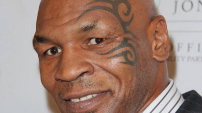 Casi queda KO: Mike Tyson 
