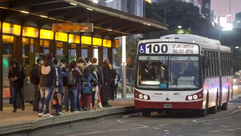 Tarifas: Julio trae un aluvión de aumentos en transporte y servicios