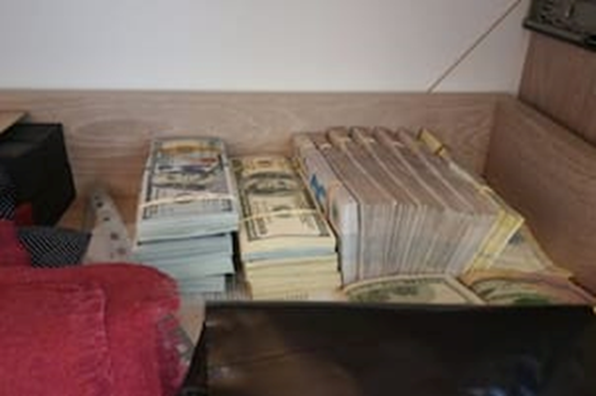 Causa ANDIS: Ornella Calvete tenía casi US$ 700.000 dentro de un cajón de ropa Causa ANDIS: Ornella Calvete tenía casi US$ 700.000 dentro de un cajón de ropa