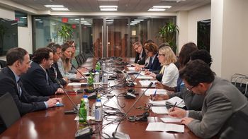 Banco Mundial aprobó US$ 950 millones para la Argentina. Banco Mundial aprobó US$ 950 millones para la Argentina.