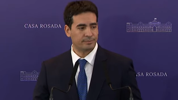 No-conferencia de Adrián Ravier: Sin preguntas, sin hablar de Adorni y limitado a