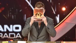 En 24 horas Telefe tuvo polémica con Gran Hermano: una participante se tiró desnuda a la pileta, dividió la casa y explotaron las redes con críticas y apoyos. En 24 horas Telefe tuvo polémica con Gran Hermano: una participante se tiró desnuda a la pileta, dividió la casa y explotaron las redes con críticas y apoyos.