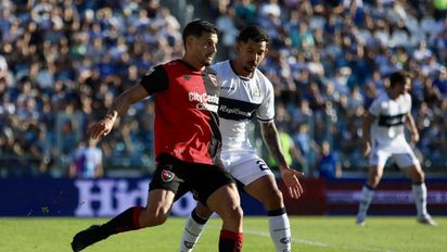 Momento de furia: la expulsión doble que dejó a todos en shock en Gimnasia-Newell's