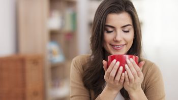 Bebidas para reducir el riesgo de cáncer de cabeza y cuello, según estudio / Imagen de gpointstudio en Freepik. Bebidas para reducir el riesgo de cáncer de cabeza y cuello, según estudio / Imagen de gpointstudio en Freepik.