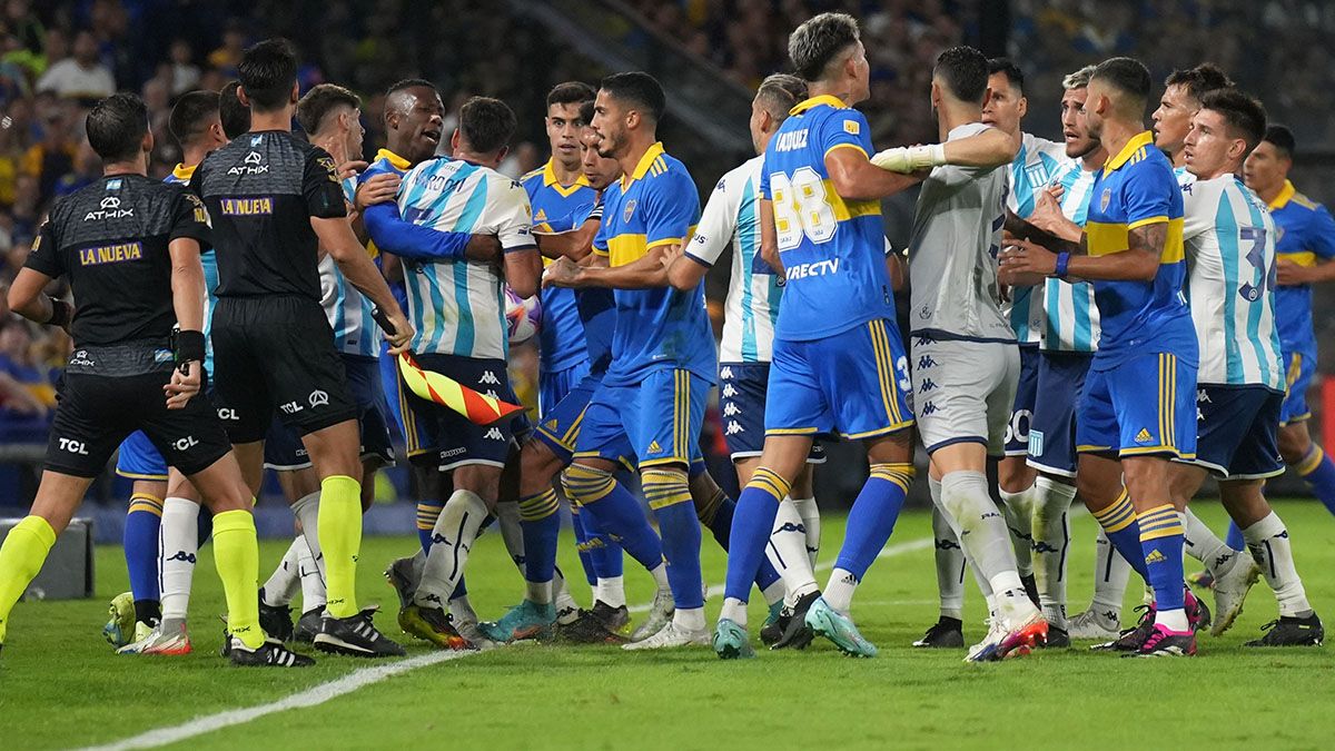 Boca cortó con la mala racha en La Bombonera y alcanzó su primera victoria en el ciclo de Jorge Almirón con una victoria frente a Racing 3-1. (Foto: Noticias Argentinas)