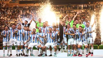 Argentina se consagrócampeón del mundo en la Copa Mundial de Fútbol Qatar 2022 tras ganarle en lafinal a Francia 4-2 en los penales luego de empatar 3-3 en los 120’. (Foto:Noticias Argentinas/REUTERS) Argentina se consagrócampeón del mundo en la Copa Mundial de Fútbol Qatar 2022 tras ganarle en lafinal a Francia 4-2 en los penales luego de empatar 3-3 en los 120’. (Foto:Noticias Argentinas/REUTERS)