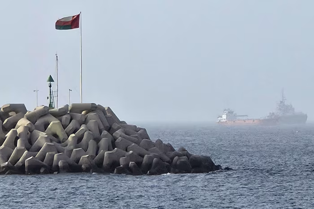 Buques que transitan por el Golfo de Om&aacute;n. AFP / GETTY IMAGES