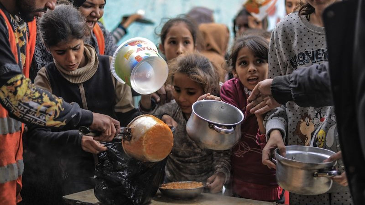 Más de un millón de ellos al borde de la hambruna en Gaza. Más de un millón de ellos al borde de la hambruna en Gaza.