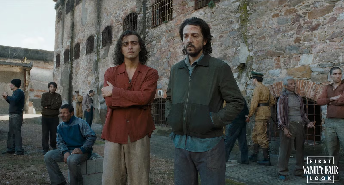 Directed by Bill Condon, the film portrays the prison drama and combines them with musical numbers, starring Diego Luna, Tonatiuh and Jennifer Lopez. She was cheered in Sunday and opens on October 10.