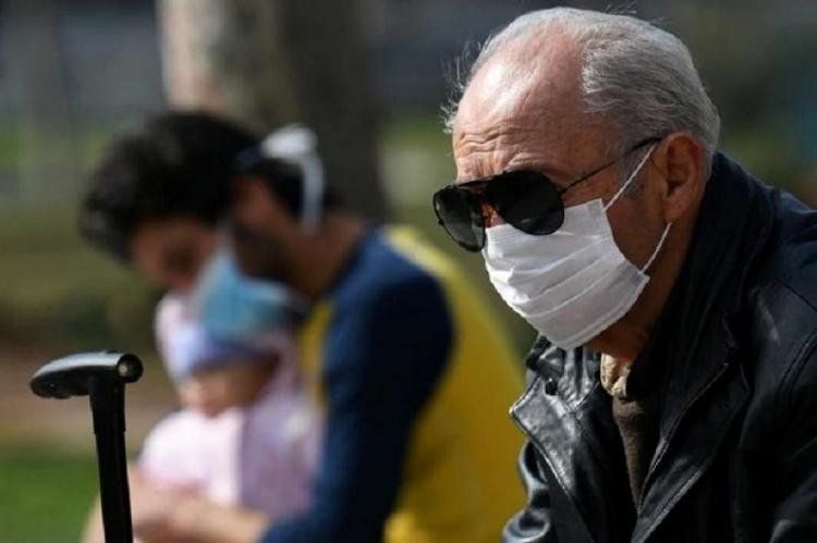 Adultos mayores necesitarán permisos para circular en la Ciudad.