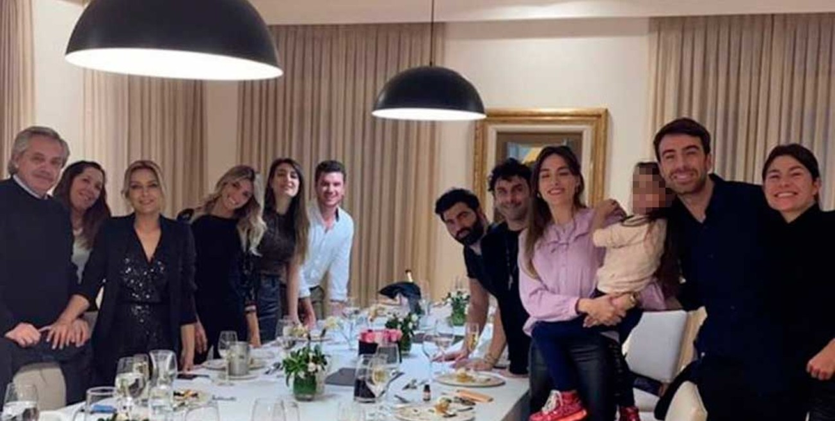 A las dificultades que tiene el justicialismo en las elecciones de medio término se sumó la foto del cumpleaños de Fabiola Yáñez A las dificultades que tiene el justicialismo en las elecciones de medio término se sumó la foto del cumpleaños de Fabiola Yáñez