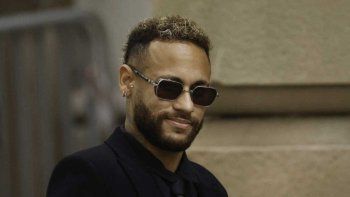 Neymar, el jugador que volvió a Santos por solo 6 meses y volver a Europa. Neymar, el jugador que volvió a Santos por solo 6 meses y volver a Europa.