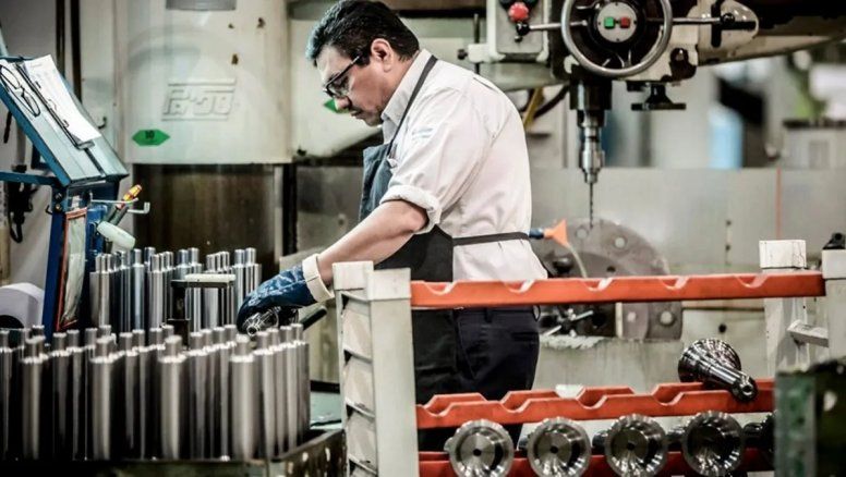 Economía: Crecimiento en octubre, pero baja del 3% para 2024