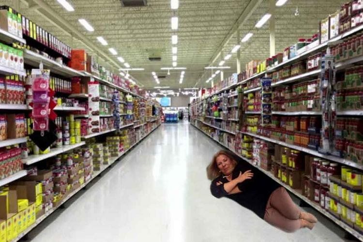 elisa carrio supermercado.jpg