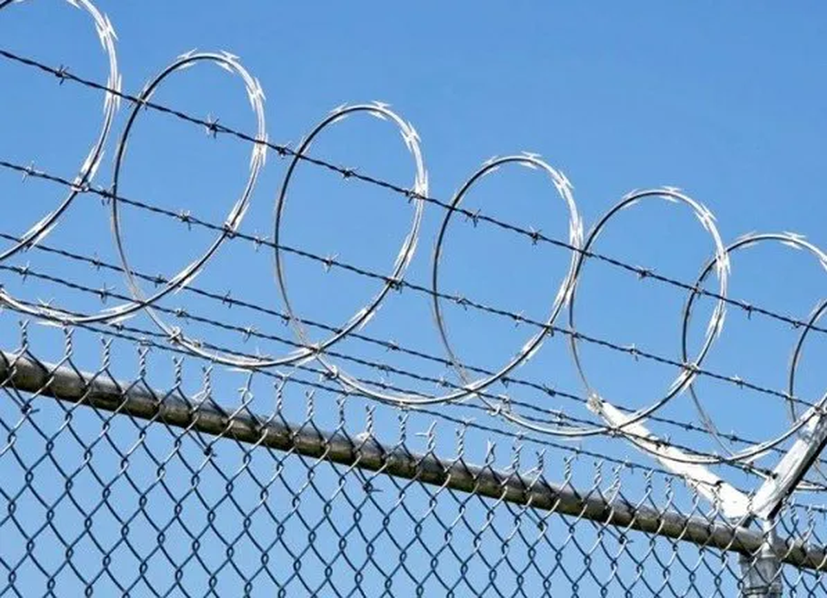 Gustavo Sáenz, gobernador de Salta, promueve el alambrado frente a Bolivia Gustavo Sáenz, gobernador de Salta, promueve el alambrado frente a Bolivia