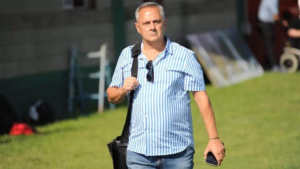 El presidente de Racing de Córdoba, Manuel Pérez, destrozó al exjugador, Franco García tras irse libre en 2022 que 'tiró 70 pelotas a las vías'.