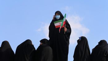 Irán en la mira de Occidente por financiar a los terroristas y reprimir la rebelión antivelo. Irán en la mira de Occidente por financiar a los terroristas y reprimir la rebelión antivelo.