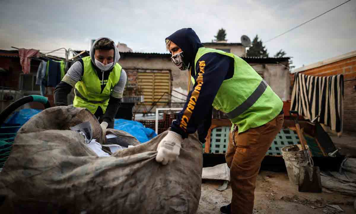 Trabajador pobre, la nueva tipología nomenclada por la administración Milei. Industria agonizante. Sólo prosperan los "bolseros" Trabajador pobre, la nueva tipología nomenclada por la administración Milei. Industria agonizante. Sólo prosperan los "bolseros"