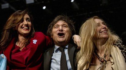 Karina Milei ocupó el balcón y Villarruel se quedó abajo