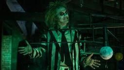 Tim Burton regresa con Beetlejuice 2, una secuela que llega 35 años después de la original. Pero descarta una tercera parte para enfocarse en otros proyectos.