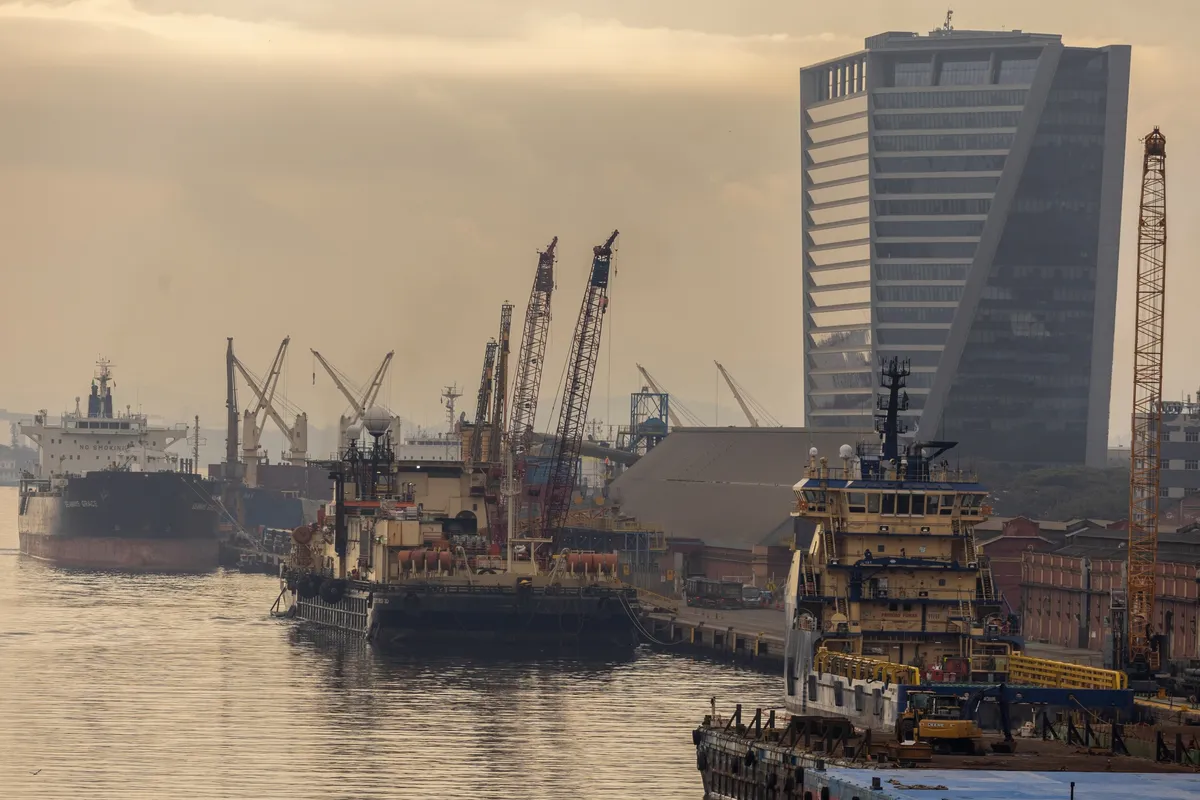 Buques portacontenedores y buques de apoyo petrolero en el puerto de Río de Janeiro, en Río de Janeiro, Brasil. Fotógrafo: Dado Galdieri/Bloomberg Buques portacontenedores y buques de apoyo petrolero en el puerto de Río de Janeiro, en Río de Janeiro, Brasil. Fotógrafo: Dado Galdieri/Bloomberg