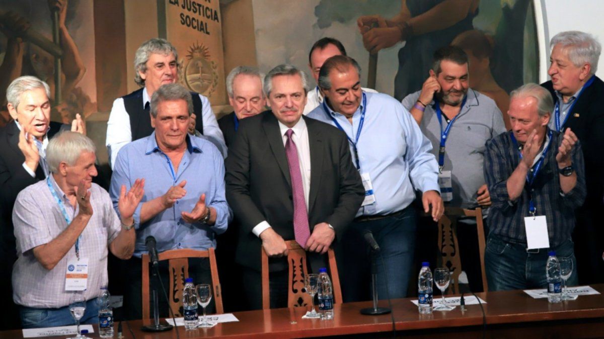 Alberto Fernández con los líderes cegetistas antes de la pandemia